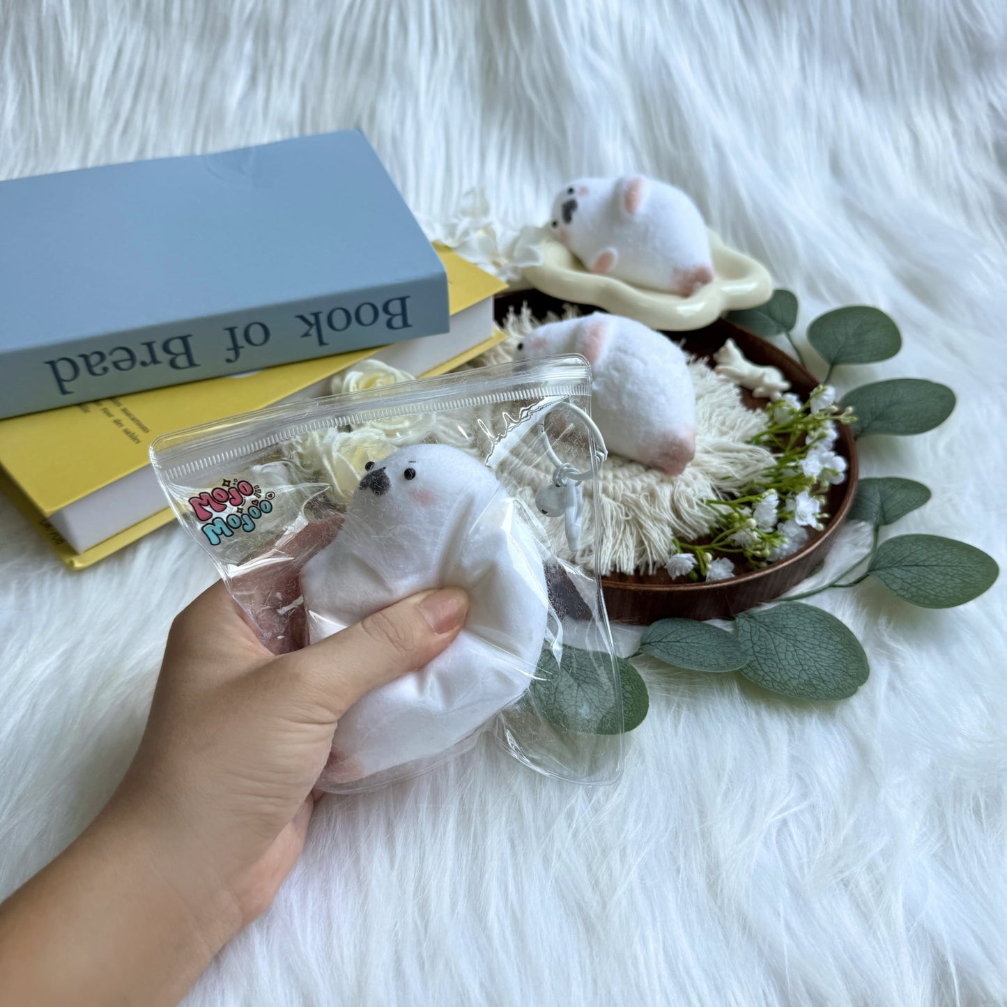 Snowy Seal Squeeze Toy