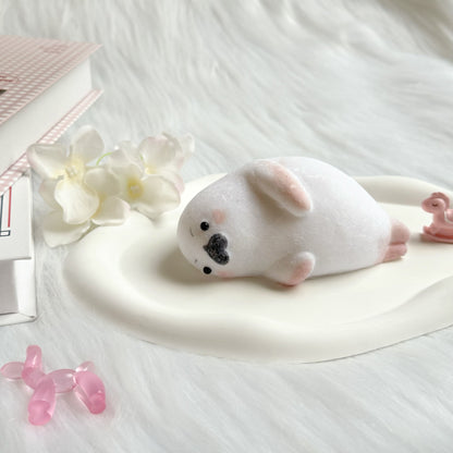 Snowy Seal Squeeze Toy